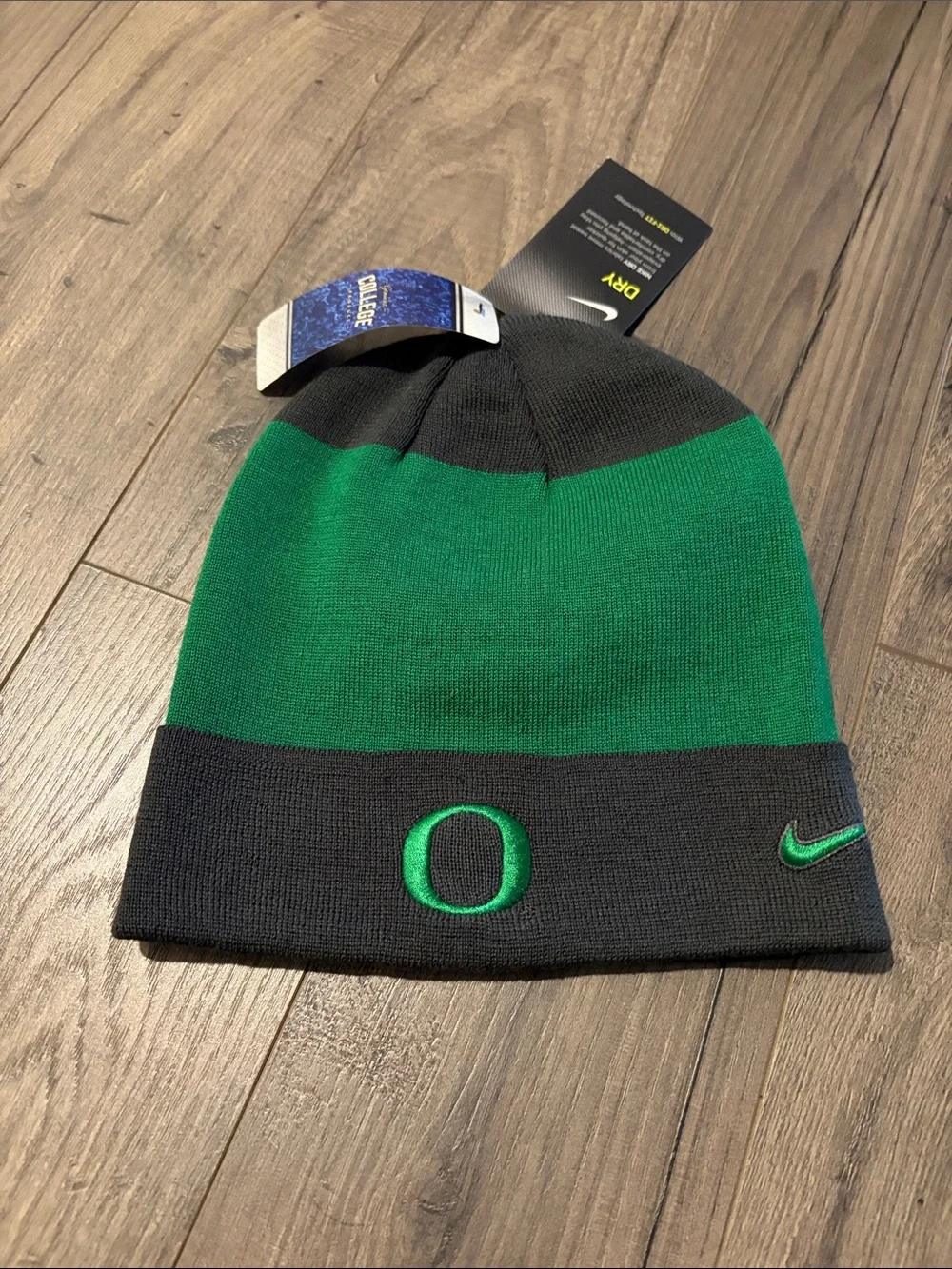 Nike Oregon Duck Two-Tone Green & Black Beanie with 'O' Logo